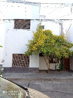 Casa 4 ambientes en Liniers
