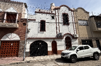 Casa 5 ambientes en Liniers