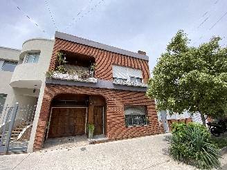 Casa 4 ambientes en Liniers